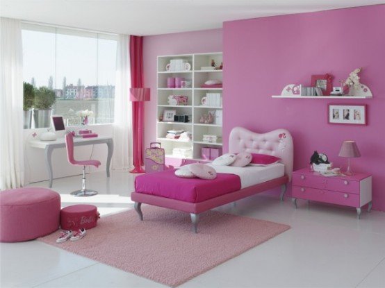 Светло-розовая спальня